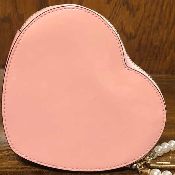 NWT-Kate Spade-Love Shack 3D Heart🩷Zip Wristlet-Patent Leather-Faux Pearl Handle - Picture 4 of 12